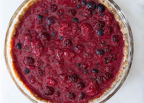 Strawberry Blueberry Pie, Raw Treats, Nutritional Therapist, Coconut Chia, Berry Dessert, Berry Pie, Fall Foods, Raw Desserts, Strawberry Blueberry