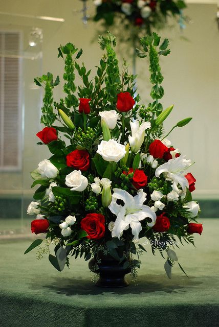 church rose altar arrangement | Altar Arrangement Red & White | Flickr - Photo Sharing! Church Arrangements Altars, Flower Arrangements With Roses, Rose Altar, Flower Arrangements For Table, Alter Flowers, Church Altar, White Flower Arrangements, Altar Arrangement, Large Floral Arrangements