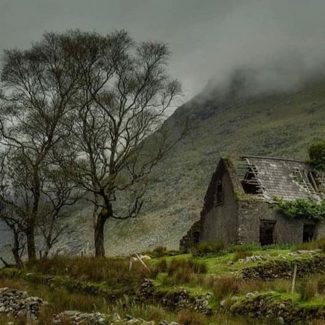 Irish Gothic Aesthetic, Ireland Cottage Aesthetic, Irish Cliffs Aesthetic, Dark Irish Aesthetic, Rural Ireland Aesthetic, Irish Gothic, Irish Mountains, Gothic Cottagecore Aesthetic, Ireland Kerry