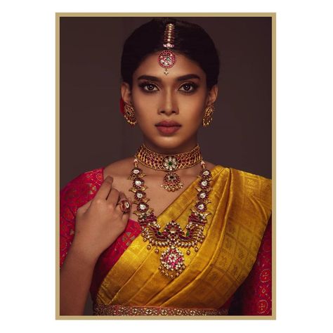 Classy Necklace Designs That You Must Own Right Away!! • South India Jewels South Indian Bride Makeup, Jewellery Portrait, Bridal Photoshoot Poses, Makeup Combo, Saree Ceremony, Jewellery Shoot, Bridal Pose, South Indian Wedding Saree, Indian Bride Makeup