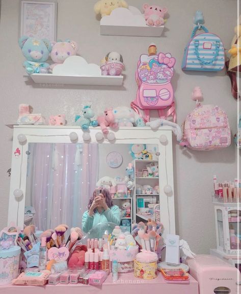 Kawaii Vanity, Bedroom Kawaii, Office Cubicle Design, Vanity Ideas Bedroom, Room Reference, Pastel Goth Decor, Sanrio Room, Cubicle Design, Room Decor Cute