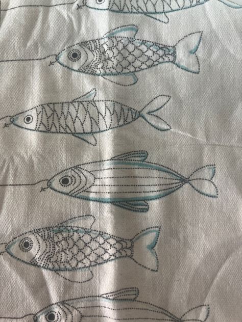 Sea Embroidery, Fish Embroidery, Fish Design, Embroidery Ideas, Bird Prints, Place Settings, Tablescapes, Embroidery Patterns, Stitching