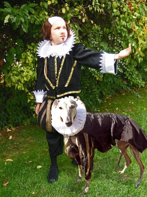 DIY William Shakespeare costume. Diy Party Costumes, Hamlet Costume, Shakespeare Costumes, Fancy Dress Diy, Storybook Costumes, Elizabethan Clothing, Grant Wood American Gothic, Best Kids Costumes, Halloween 2010