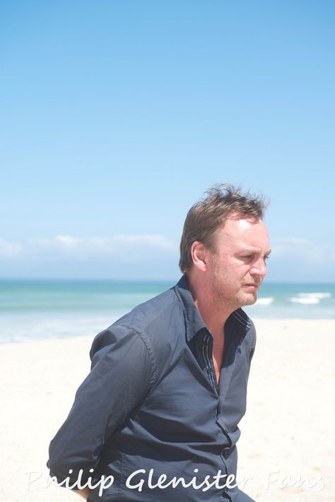 Philip Glenister looks like he needs a hug. Philip Glenister, Portrait Artist Of The Year, John Simm, Need A Hug, Sky Art, A Hug, Portrait Artist, New Series, Subjects