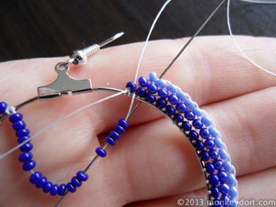 How To Make Beaded Hoop Earrings Tutorials, Beaded Hoop Earrings Native American Tutorial, How To Bead Hoop Earrings, Beading Hoop Earrings, Diy Beaded Hoop Earrings Tutorials, Bead Wrapped Hoop Earrings, Diy Beaded Hoop Earrings, Seed Bead Hoop Earrings Tutorial, Wire Wrapped Hoop Earrings