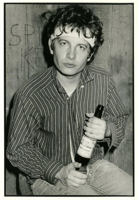 Keith Morris of Black Flag and Circle Jerks fame, pictured at The Starwood in 1981.(Photo courtesy of Gary Leonard Circle Jerks, Punks Not Dead, Hermosa Beach, Hardcore Punk, Punk Music, Band Stuff, Black Flag, Punk Bands, Im Awesome