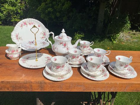 Royal Albert Lavender Rose Tea Set With Large Teapot, Dinnerware Set Tiered Dessert Stand, Pink Rose Bouquet, Eastern Canada, Butter Plate, Dessert Stand, Things Under A Microscope, Lavender Roses, Aesthetic Things, Rose Tea