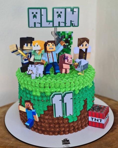 Pastel Minecraft, Minecraft Cake Designs, Bolo Minecraft, Minecraft Party Decorations, Cake Designs For Boy, Minecraft Birthday Cake, Roblox Cake, Minecraft Characters, Minecraft Birthday Party