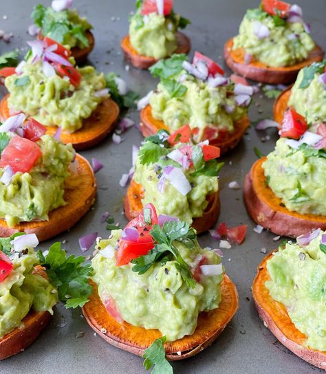 Sweet Potato Sandwiches With Guacamole, Sweet Potato And Guacamole, Fast Food Appetizers, Sweet Potato Guacamole, Sweet Potato Recipes Appetizers, Sweet Potato Appetizer, Sweet Potato Crostini, Roasted Sweet Potato Slices, Sweet Potato Appetizers