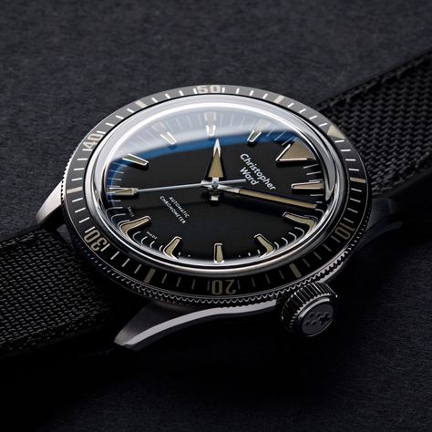 Vintage Eye for the Modern Guy: Christopher Ward C65 Dartmouth Series 1 | WatchTime - USA's No.1 Watch Magazine Christopher Ward C65, Christopher Ward Watches, Timepiece Design, Omega Seamaster 300, Christopher Ward, Bezel Watch, Retro Watches, Mens Fashion Watches, Vintage Omega