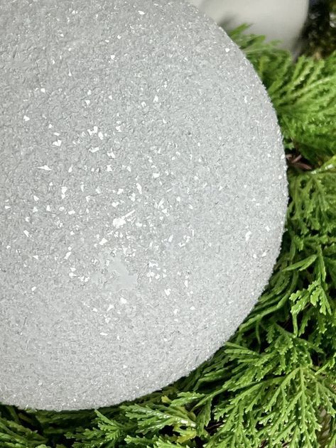 Snowballs Diy, Faux Snowballs, Glass Light Globes, Topiary Diy, Winter Mantels, Clear Glass Ornaments, Unique Christmas Ornaments, Winter Decoration, Simple Craft