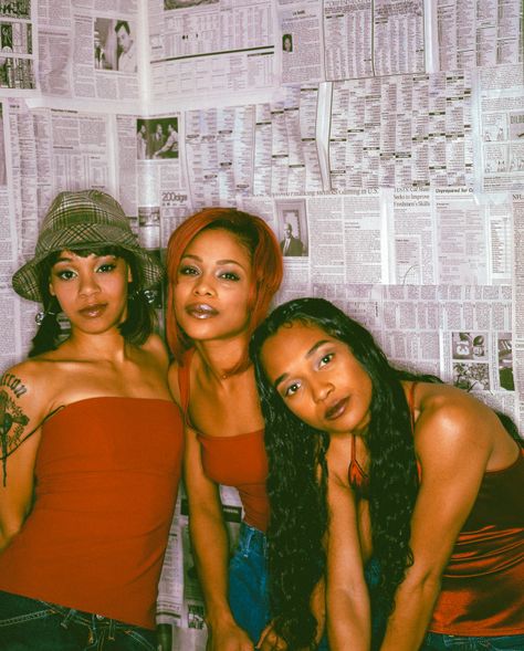 Tlc Aesthetic, Tlc Outfits, Rnb Aesthetic, Studio Photography Poses, 90s Hip Hop Fashion, 90’s Aesthetic, Studio Portrait, Portrait Session, Foto Inspiration