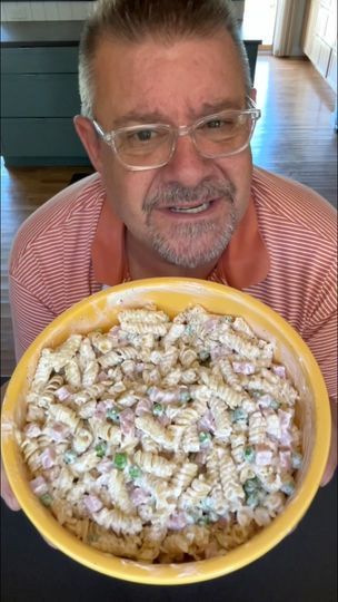 50K views · 2K reactions | Copycat Ruby Tuesday’s pasta salad. This is on my favorite things on the salad bar at Ruby Tuesdays. Here’s the recipe. @everyone  #RubyTuesdays #Pasta #Salad #pastasalad #Foodie #Copycat #CopycatRecipes #TheOrganizerMan #FYP | The Organizer Man | The Organizer Man · Original audio Copycat Ruby Tuesday Pasta Salad, Ruby Tuesday Pasta Salad, Ruby Tuesday, 50k Views, Salad Bar, Copycat Recipes, My Favorite Things, Pasta Salad, The Recipe