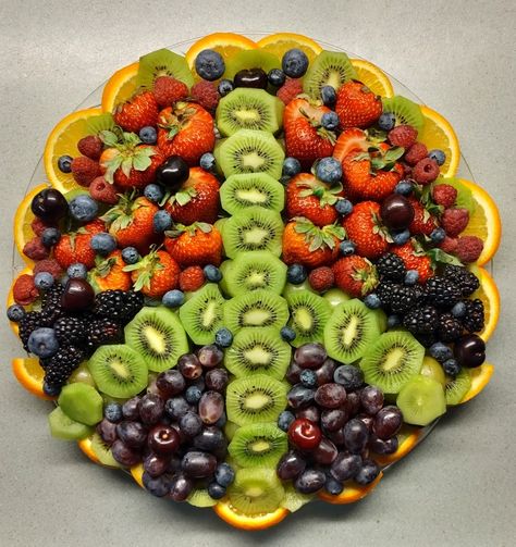 Peace Sign Fruit Platter, Peace Party Food, Groovy Veggie Tray, Peace Sign Food Ideas, Peace Sign Fruit Tray, Groovy Fruit Tray, 60s Party Food Ideas, Peace Sign Veggie Tray, Food For Groovy Party