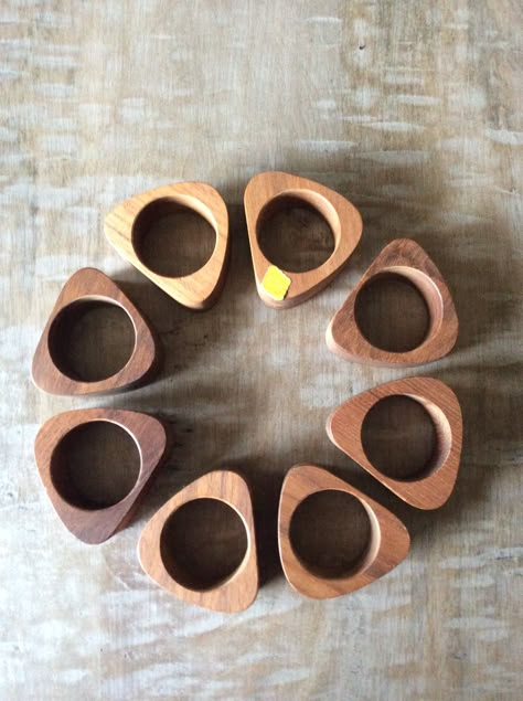 Wooden Table Decor, Wood Napkin Rings, Wood Kitchen Utensils, Napkin Rings Diy, Wood Resin Table, Wooden Tableware, Wooden Napkin Rings, Wooden Accessories, Wood Turning Projects