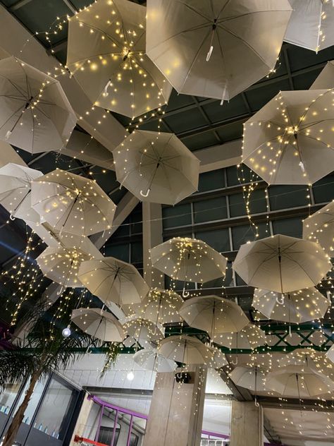 Umbrella Themed Party, Umbrella Theme Decoration, Dancing In The Rain Dance Theme, La La Land Party Decorations, Cloud Wedding Decor, Rain Themed Party, City Of Lights Prom, Rain Theme Party, Cloud Nine Prom Theme