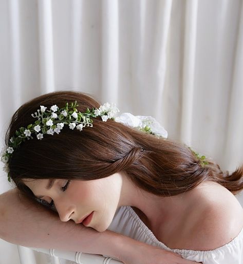 Lily Of The Valley Tiara, Lily Of The Valley Flower Crown, Lily Of The Valley Crown, Lily Flower Crown, Lily Of The Valley Aesthetic, Lily Of The Valley Hair, Bridal Aesthetic, Long Bridal Hair, Lily Of The Valley Flowers