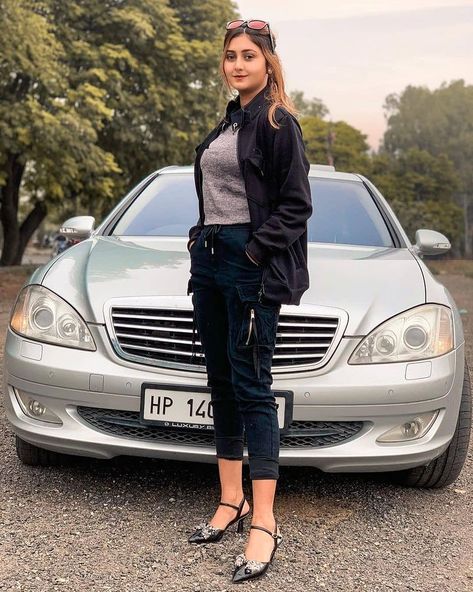 SANA KHAN 👑Bebo👑 on Instagram: “🖤🖤🖤 . . . edited by: @bepanah.__.pyaar . . . . #sanish #sanaeslamkhan” Sana Khan, Sisters Photoshoot Poses, Car Poses, Bff Photoshoot Poses, Friend Poses Photography, Couple Picture Poses, Stylish Photo Pose, Photo Pose Style, Cute Couple Poses