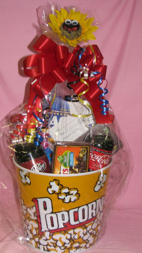 Movie Box Gift Diy, Movie Basket, Movie Basket Gift, Homemade Gift Boxes, Movie Night Gift Basket, Unique Easter Baskets, Bucket Gifts, Carnival Gift, Candy Gifts Diy