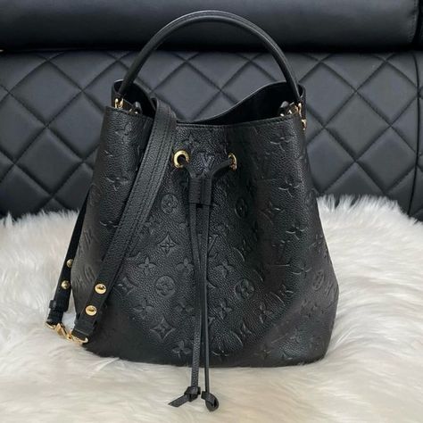 Authentic Louis Vuitton Bag That Looks Brand New. No Scratches, Stains, Tears Or Anything. Freshley Cleaned. Comes With Long Strap And Short Leather Handle Strap. I Can’t Find The Authentication Paper u0026 Dust Bag Due To A Recent Move But Every Item On Poshmark Over $500 Goes To Hq So It Will Be Verified For You. Will Not Entertain Low-Ball Offers. Spent Around 4k With Taxes A Year Ago For This Bag And It Is In Excellent Condition. #louisvuittonhandbagsfake #louisvuittonhandbagsoutlet #louis Louis Vuitton Handbags Outlet, Néonoé Mm, Authentic Louis Vuitton Bags, Louis Vuitton Monogram Bag, Louis Vuitton Neonoe, Louis Vuitton Collection, Classic Handbags, A Year Ago, Vuitton Bag