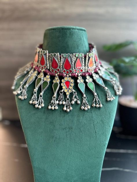 Nackles Design For Navratri, Big School Bags, Navratri Jewellery, Big School, Navratri Collection, American Diamond Necklaces, Handmade Chokers, Oxidized Necklace, Polki Necklace