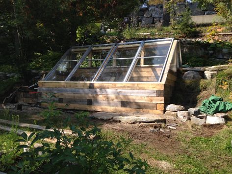 Greenhouse Built Into Hillside, Greenhouse On Slope, Sloped Greenhouse, Hillside Greenhouse, Greenhouse Hillside, Perma Garden, Sunken Greenhouse, House Built Into Hill, Steep Backyard