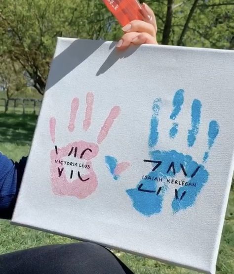 Couple Handprint Canvas, Couples Handprint Painting, Couples Art Project, Handprint Painting, Couple Crafts, Baby Milestones Pictures, Friend Crafts, Music Collage, Creative Gifts For Boyfriend