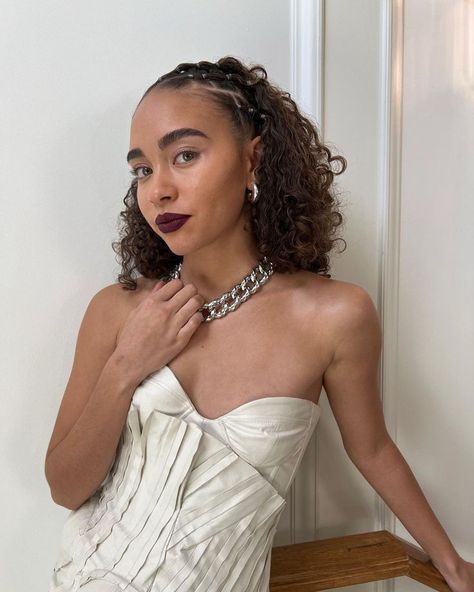 Bailey Bass, Black Actresses, Interview With The Vampire, Gemini Woman, Young Actresses, Net Worth, Celebrities Female, Outfit Inspirationen, Movies And Tv Shows