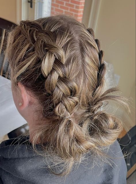 #braids #hair Lax Hairstyles, Gymnastics Hairstyles, Race Day Hair, Hiking Hair, Football Hair, Soccer Hairstyles, Volleyball Hair, Sports Hair, Track Hairstyles