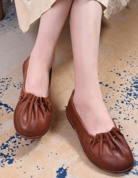 Shoe Outfits, Storage Shoes, Shoe Storage Ideas, Short Leather Skirts, Shoes 2021, Shoes Storage, Flats Shoes Comfortable, Spring Flats, Suede Leather Shoes