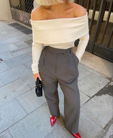 Basic top. White top. Silk Top Outfit, Crop Tops Y2k, Off The Shoulder Top Outfit, Laura Jade Stone, Chic Outfits Classy, Outfit Work, Y2k Long Sleeve, Outfits Classy, Stylish Work Attire