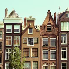 Amsterdam Houses, Dutch House, Amsterdam Holland, Canal House, I Amsterdam, Narrow House, Dutch Girl, Amsterdam City, Hotel Stay