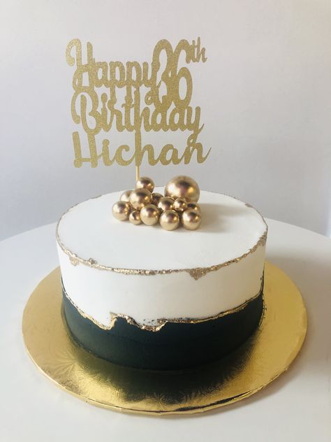 Simple Men Cake, Half Kg Cake Design For Men, Half Kg Cake Design For Birthday, Black Gold And White Cake, Half Kg Cake Design, Men's Birthday Cake Ideas, Mens Birthday Cake, Birthday Cake Gold, 27th Birthday Cake