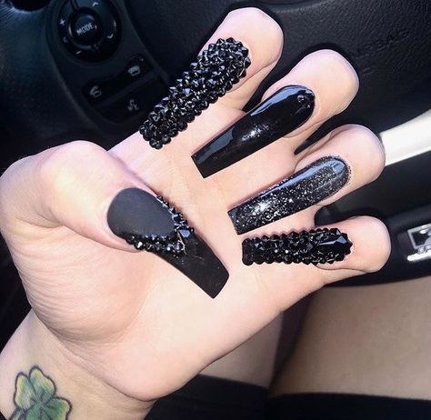 All Black Nails With Rhinestones, Black Nails Bling, Black Bling Nails, Black Rhinestone Nails, Black Nails With Rhinestones, Ongles Bling Bling, Fly Nails, Nailart Ideas, Nails Bling