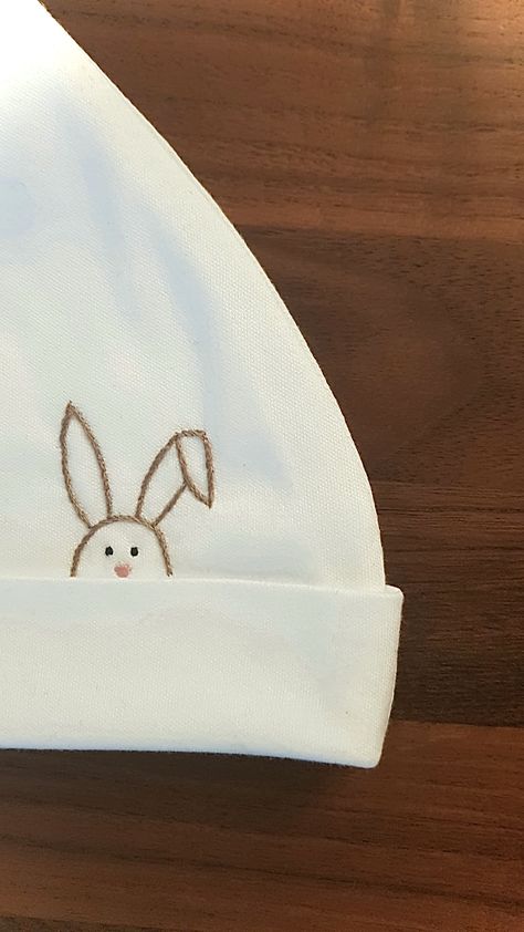 Simple Bunny Embroidery, Rabbit Embroidery Simple, Bunny Embroidery Patterns, Diy Hand Embroidery Letters, Baby Embroidery Ideas, Rabbit Embroidery Pattern, Embroidery Rabbit, Embroidery Bunny, حفل توديع العزوبية