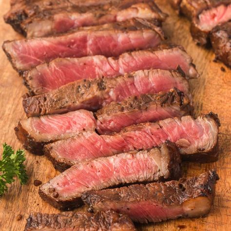 Texas Roadhouse Steak Seasoning Recipe - grillonadime.com Balsamic Steak Marinade, Balsamic Marinade For Steak, Marinate Recipe, Meat Texture, Denver Steak, Marinade Flank Steak, Balsamic Steak, Balsamic Marinade, Crockpot Steak