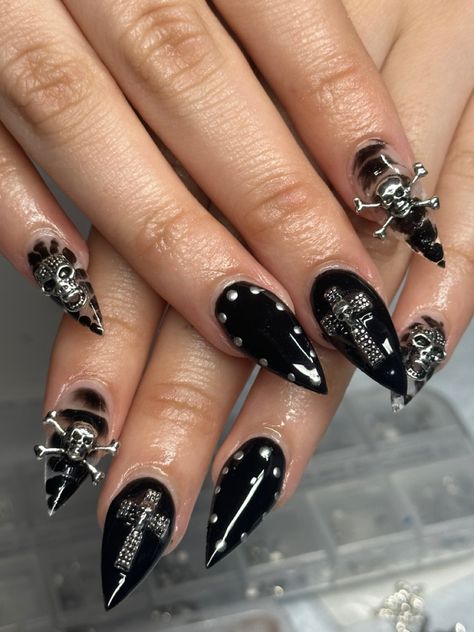 Snow Globe Nails, Emo Nails, Nails Emo, Nails Inspo Aesthetic, Teen Nails, Long Almond Nails, Nail Extensions Designs, Ten Nails, Band Nails