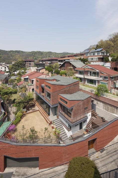 Time Stacking House / JOHO Architecture Korea House Modern Seoul, House Shifting, Time Space, Stone Architecture, House Map, Modern Mansion, Living Room Design Decor, Seoul South Korea, City House