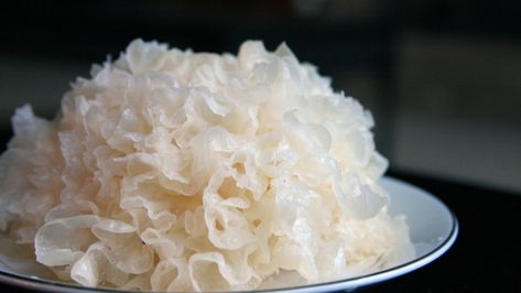 Lowering Inflammation, Tremella Mushroom, Snow Mushroom, Lower Inflammation, Mushroom Powder, Glow Recipe, The Immune System, Anti Aging Beauty, Food Is Fuel