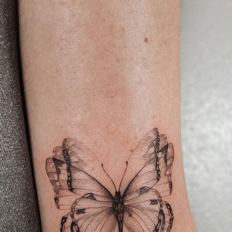 ❊ fineline tattooer ❊ on Instagram: "Illusion butterfly🤍" Butterfly Domino Effect Tattoo, Domino Effect Tattoo, Tattoo Spooky, White Ink Tattoo, Domino Effect, Butterfly Tattoos, Weird Tattoos, Art Tattoos, June 15