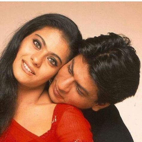 Kabhi kushi kabhi gham Kajol Saree, Shahrukh Khan And Kajol, Shah Rukh Khan Movies, Srk Movies, 90s Bollywood Aesthetic, Kuch Kuch Hota Hai, Rohit Shetty, 90s Bollywood, Bollywood Couples