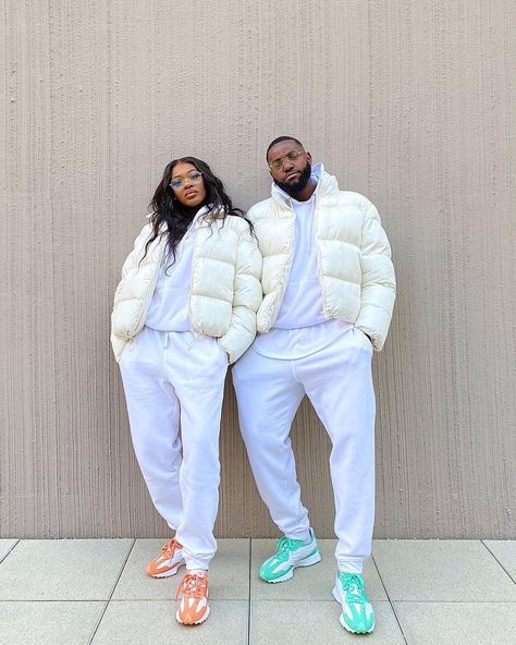 Couple Outfits Streetwear, Outfit Pareja, Couple Outfit Goals, Couples Outfits Matching, Street Style Couple, Couple Streetwear, Streetwear Couple, Best Casual Shirts, Couple Matching Outfits