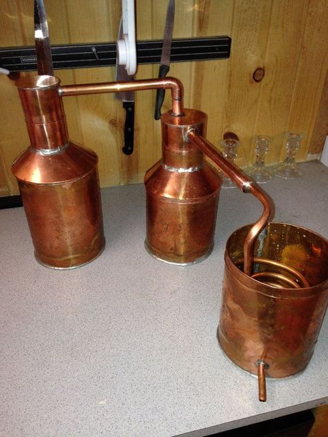 Moonshine Moonshine Still Plans, Homemade Whiskey, Copper Moonshine Still, Alcohol Still, Home Distilling, Distilling Alcohol, How To Make Moonshine, Copper Pot Still, Moonshine Still