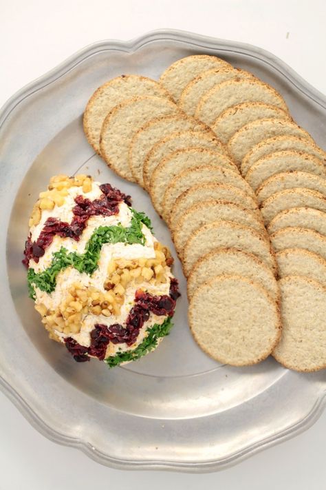 This Easter Egg Cheese Ball is an adorable Easter appetizer that is easy to make and super delicious. Start with a classic cheeseball and decorate for a unique Easter themed appetizer to serve at your Easter dinner party! Easter Cheeseball, Classic Cheeseball, Easter Appetizer Ideas, Easter Cheese Ball, Bagel Board, Caprese Salad Bites, Easter Cheese, Hosting Easter, Easter Appetizer