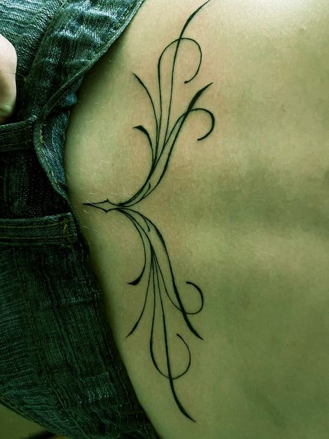 Tramp Stamp Line Art, Spine Tattoos Grunge, Classic Tramp Stamp, Easy Tramp Stamp, Plant Tramp Stamp, Vine Tramp Stamp Tattoos, Tramp Stamp Unique, Edgy Tramp Stamp, Witchy Tramp Stamp