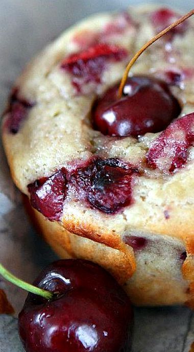 Sweet Cherry Muffins - It's finally cherry season so take advantage and whip up these amazingly delicious muffins. They freeze perfectly! ❊ Cherry Muffin, Muffins Blueberry, Cherry Muffins, Delicious Muffins, Portland Restaurants, Cherry Season, Muffin Tin Recipes, Cherry Desserts, Muffin Bread