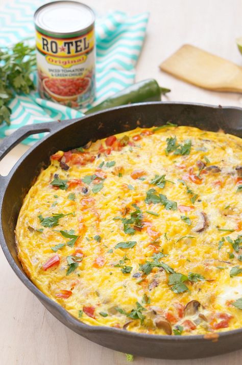 Mexican Frittata, Veggie Frittata Recipes, Fritata Recipe, Rotel Recipes, Egg Frittata, Breakfast Strata, Veggie Frittata, Breakfast Frittata, Women's Retreat