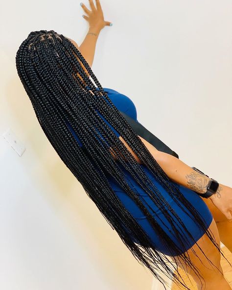 Knee Length Braids, Weave Hairstyles Braided, Small Box Braids, Individual Braids, Long Box Braids, Girls Natural Hairstyles, Box Braids Styling, Braids With Weave, Girls Braids