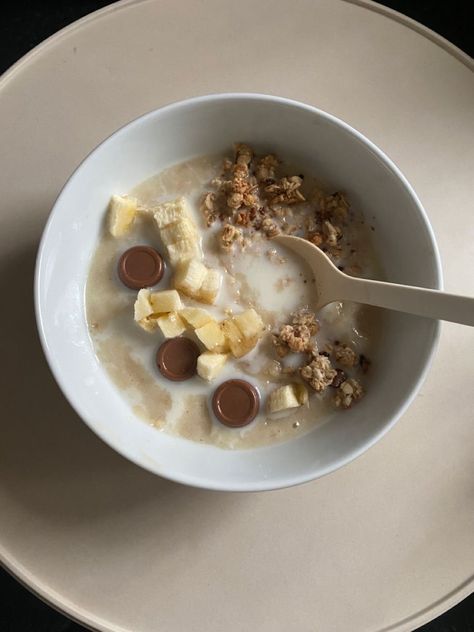 Oat Milk Aesthetic, Granola With Milk, Milk Aesthetic, Granola Bowl, Dairy Milk, Oat Milk, 2024 Vision, Pretty Food, Aesthetic Food