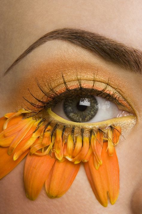 Avant Garde.Fantasy Sunflower eye Monarch Makeup, Fantasy Make-up, Lazy Eye, Eyes Photography, Flower Makeup, Avant Garde Makeup, Eye Photography, Maquillage Halloween, Fantasy Makeup